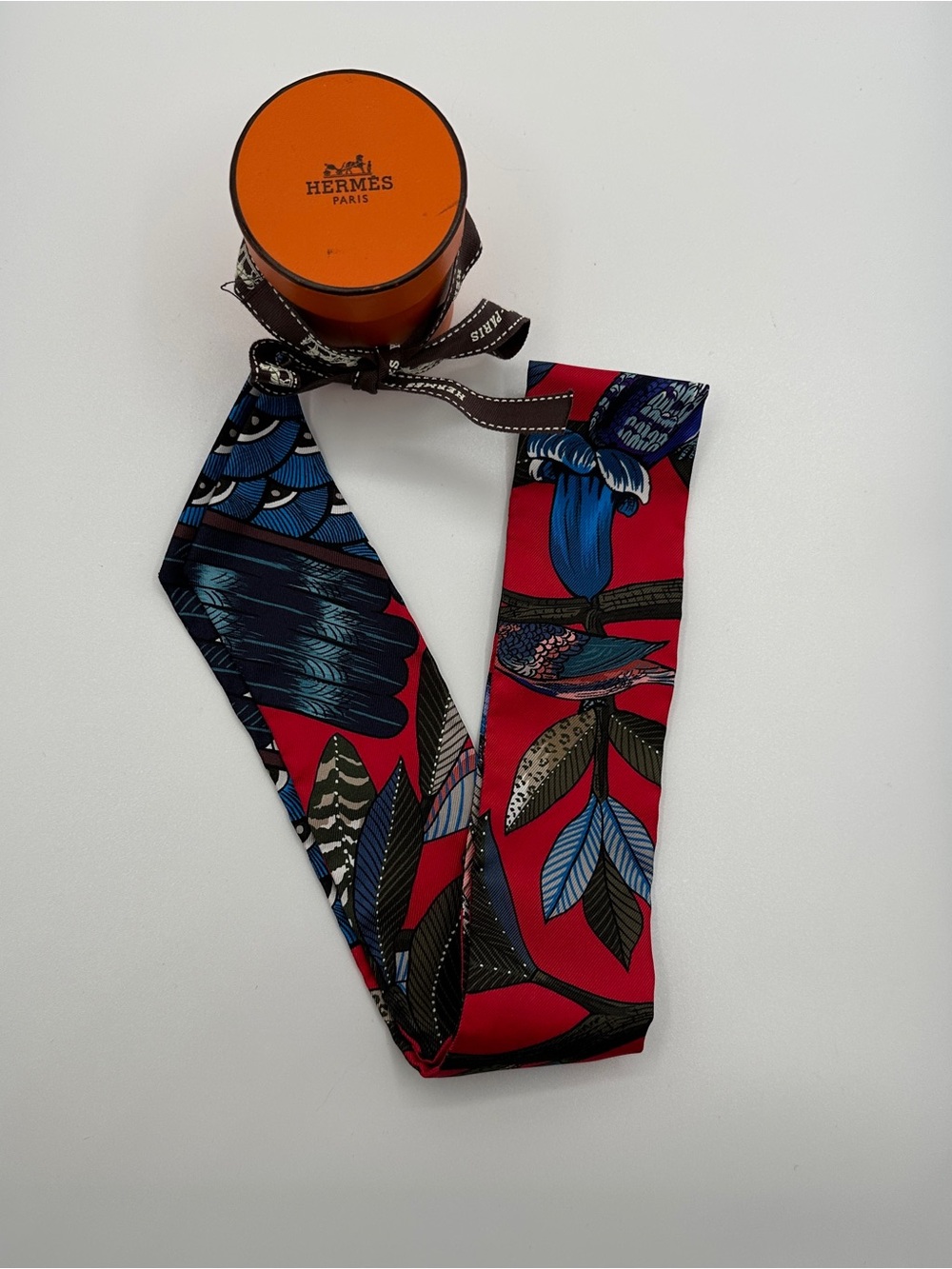 Hermès Les Nouveaux Amoureux de Paris Twilly Silk Scarf Red Blue Box Set